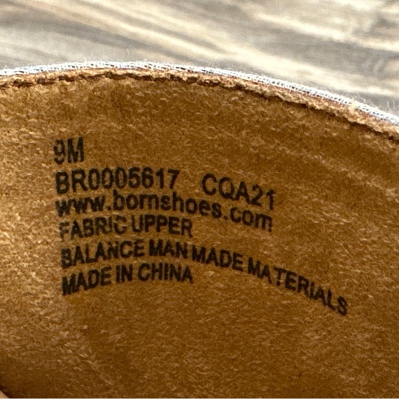 NIB Born Seak Slip On Comfort Flat Sandal Open Toe Closed Heel Taupe Fabric 9M - Picture 12 of 15